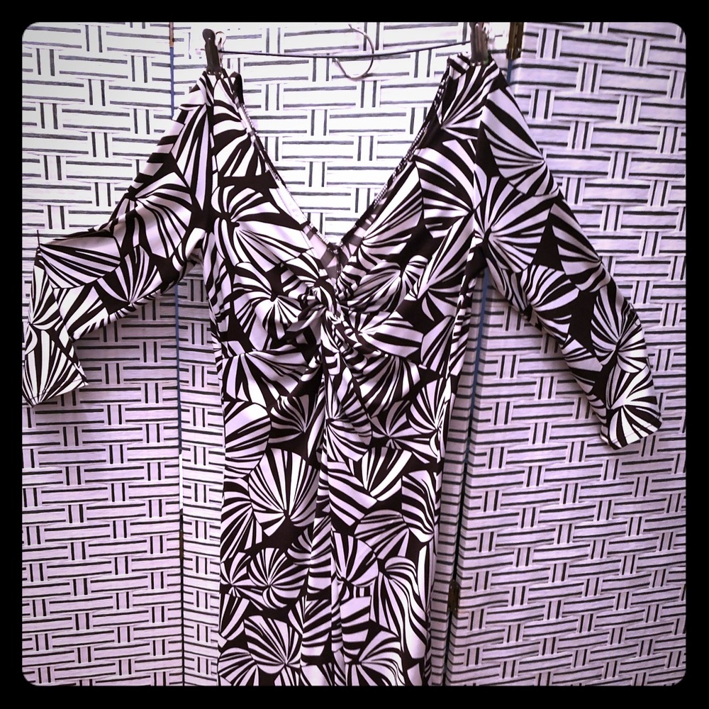 Dress - Picture 2 of 3
